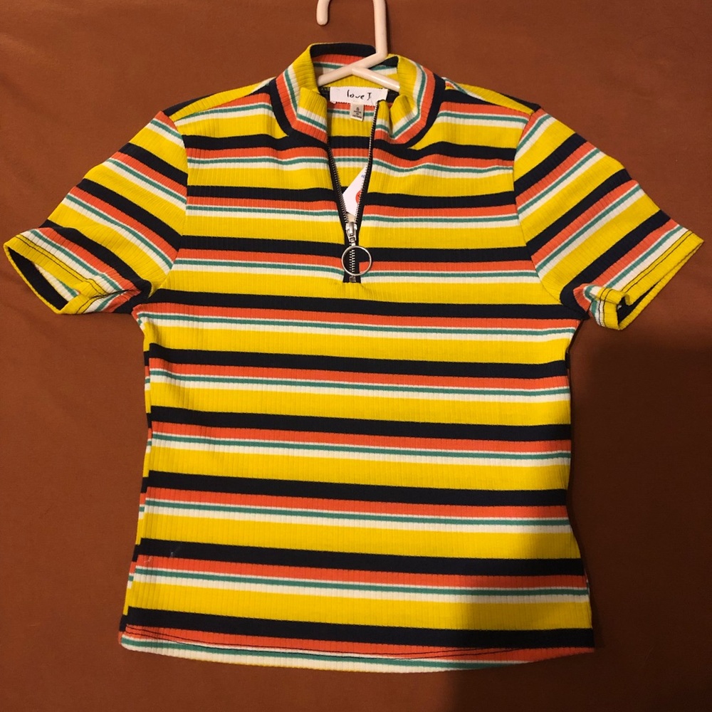 Colorful striped shirt sleeve zip up